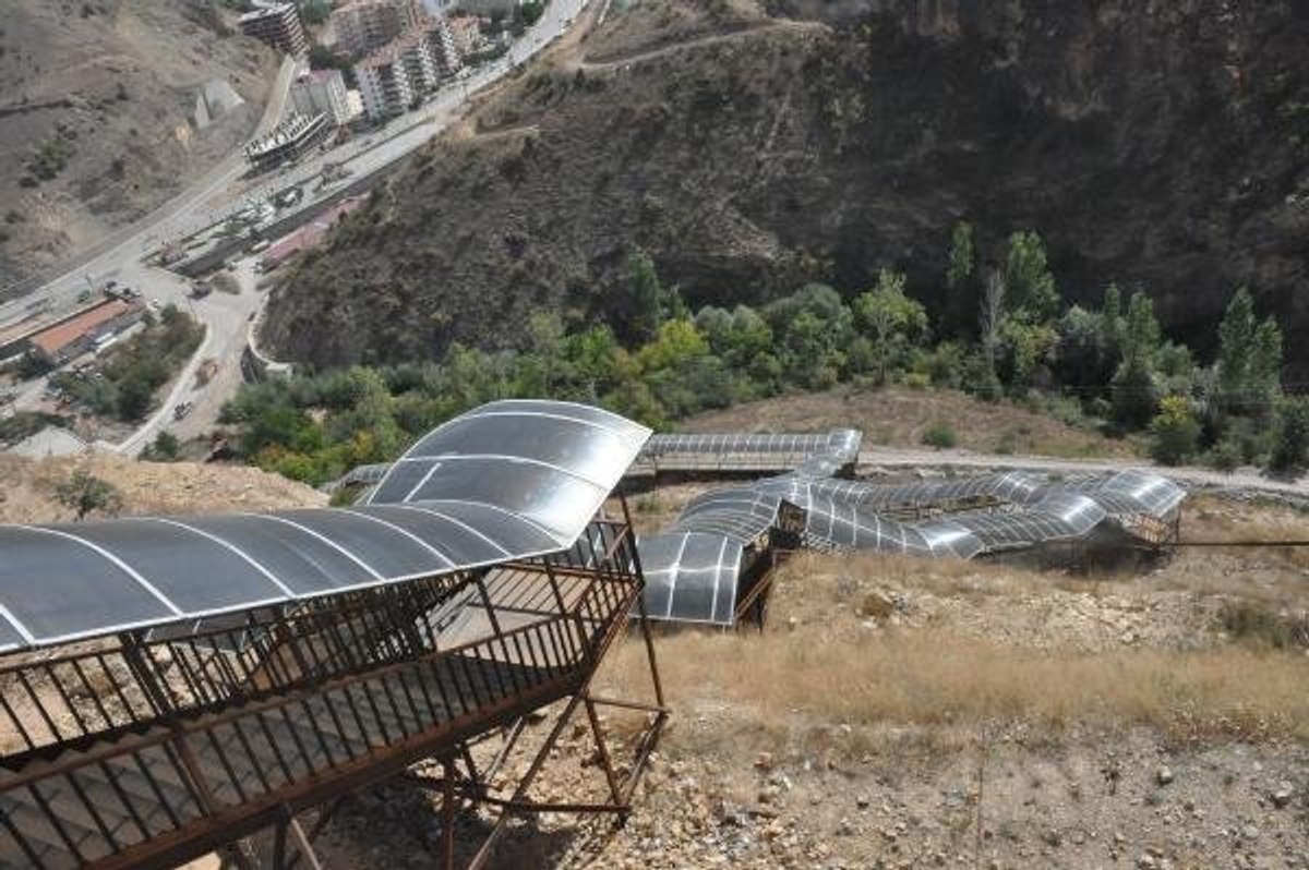 Gümüşhane Valiliği, 'merdivenler yürüyenler için' dedi
