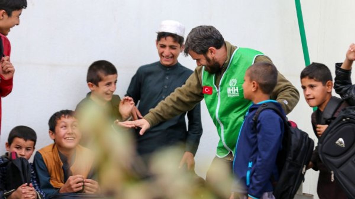 Türkiye’den Afganistan’a ‘yetim seferi’