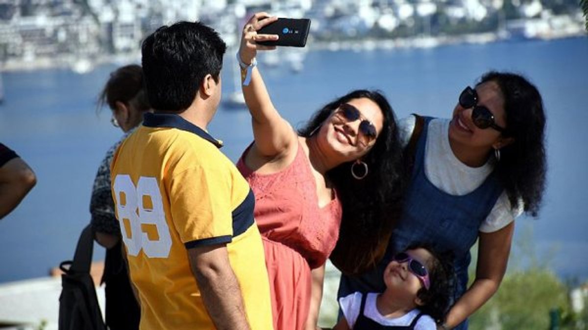 Turistler 9 ayda 5.1 milyar dolarlık yemek yedi