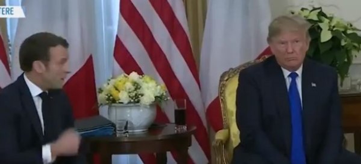 Dublajlı Trump ve Macron görüşmesi