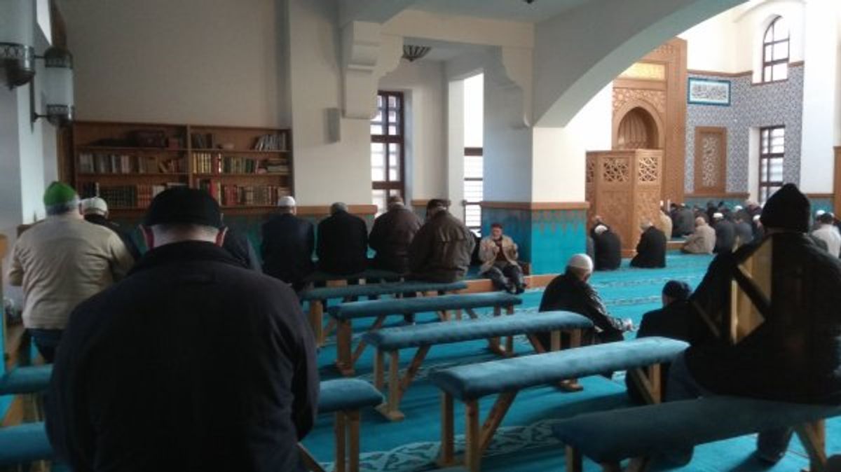 Camilerde kilise düzeni devam ediyor