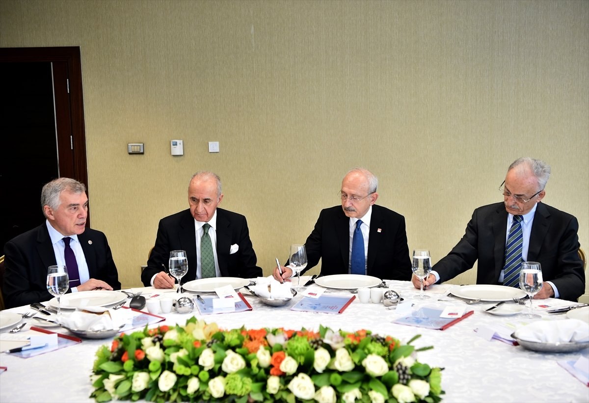 CHP: Esad ile savaşmayı gerektirecek bir tehdit yok