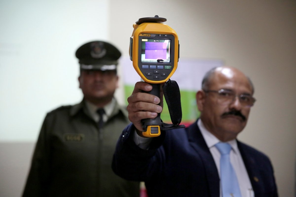 Suudi Arabistan umre ziyaretlerini askıya aldı