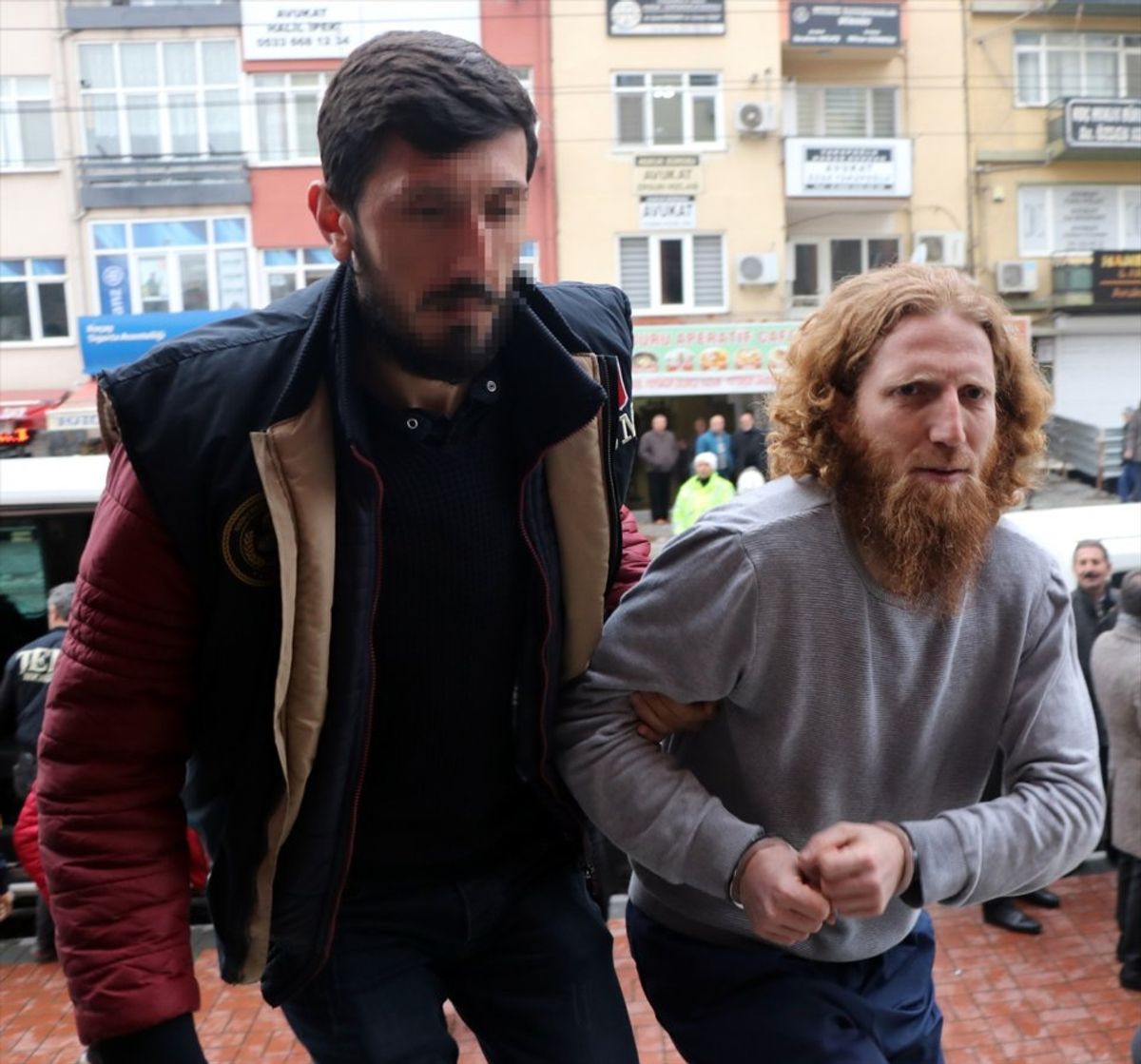 Kocaeli'de 8 El Kaide şüphelisi yakalandı