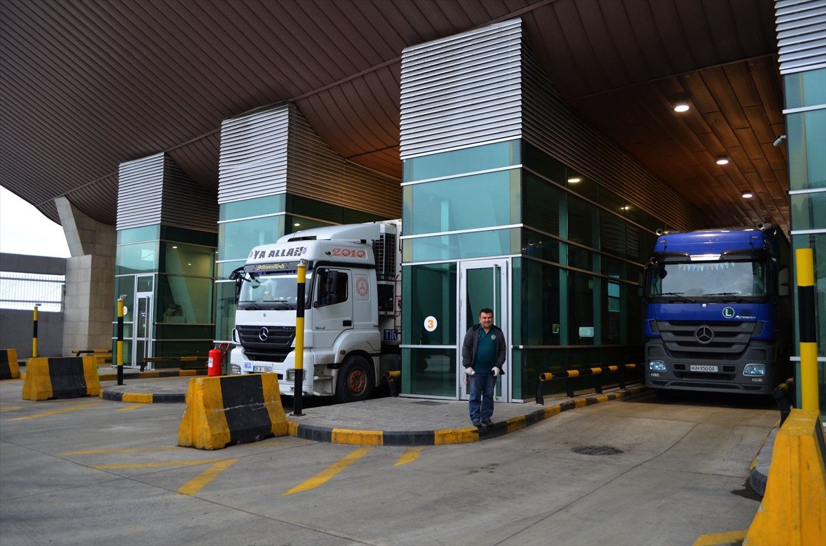 Sarp Sınır Kapısı korona tedbirleri kapsamında kapatıldı