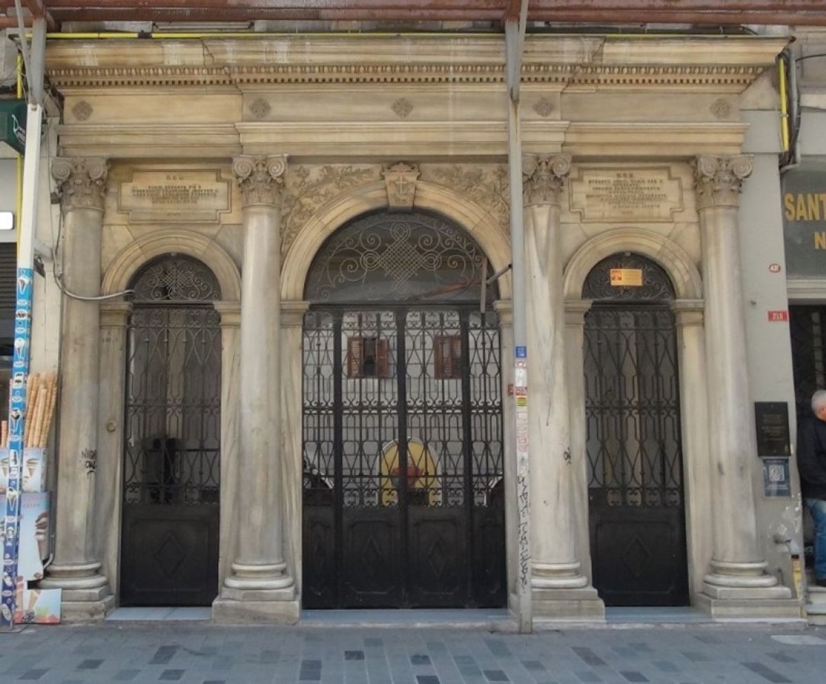 Virüs nedeniyle kilise ve sinagoglar kapandı