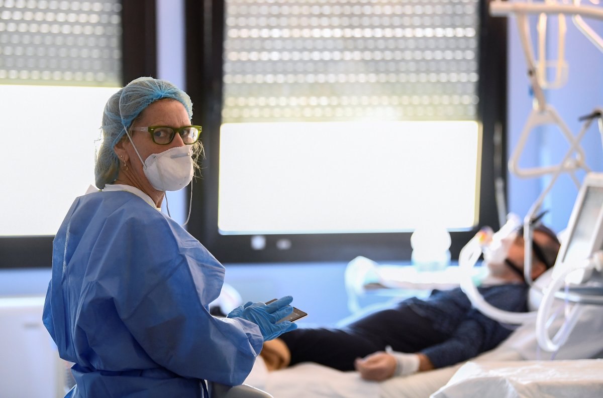 Fransa'da koronavirüs ölümleri 372'ye çıktı