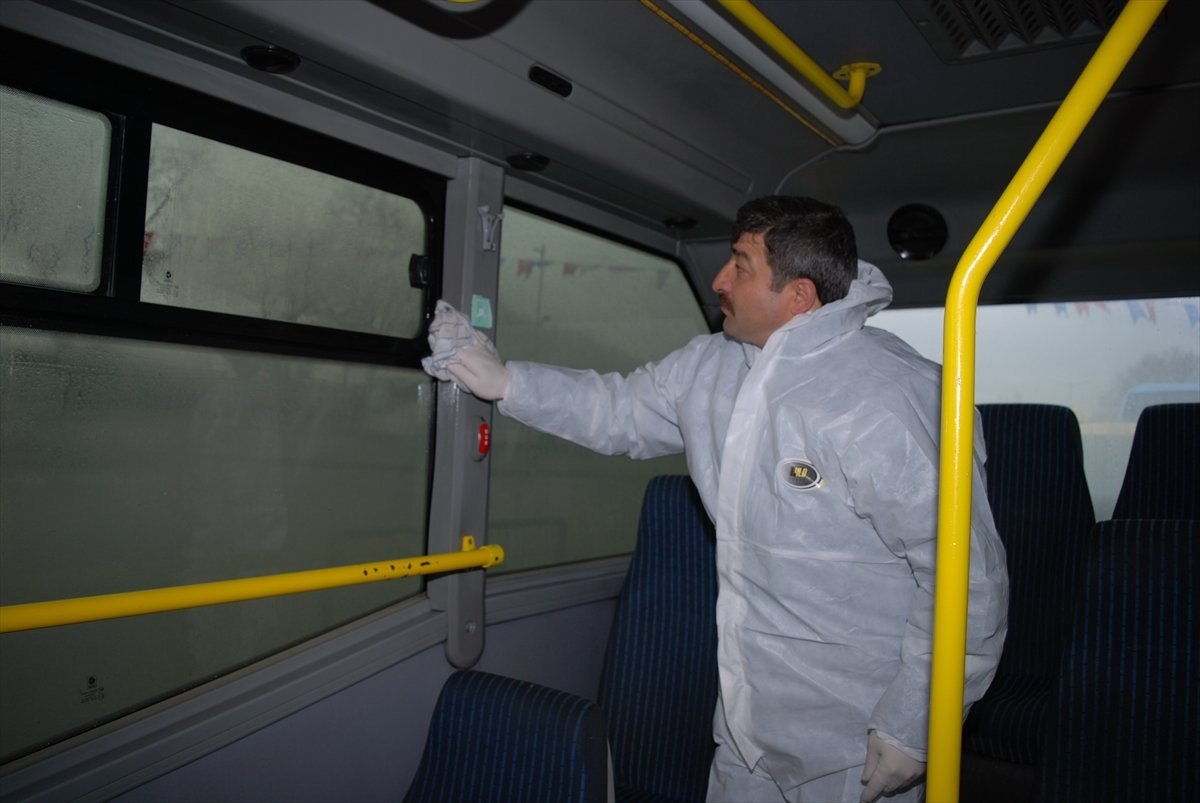 İstanbul'da taksi ve dolmuşlar dezenfekte ediliyor