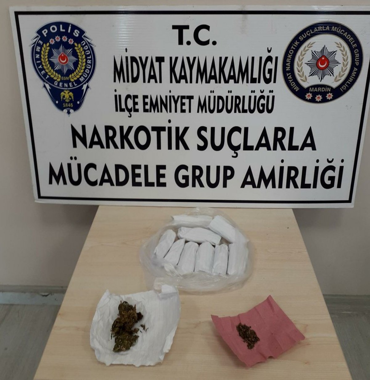 Midyat'ta narkotik ekipleri zehir tacirlerine göz açtırmıyor