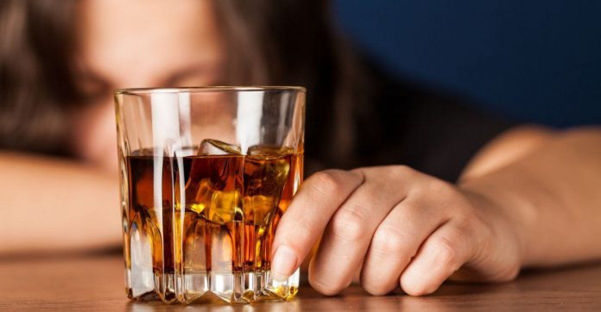 Alkol zehirlenmesi nedir
