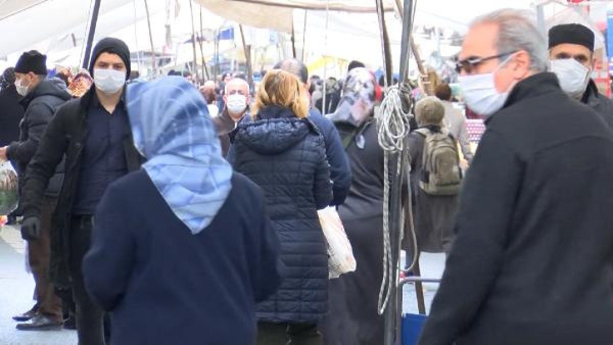 Pazarda sosyal mesafeyi hiçe saydılar