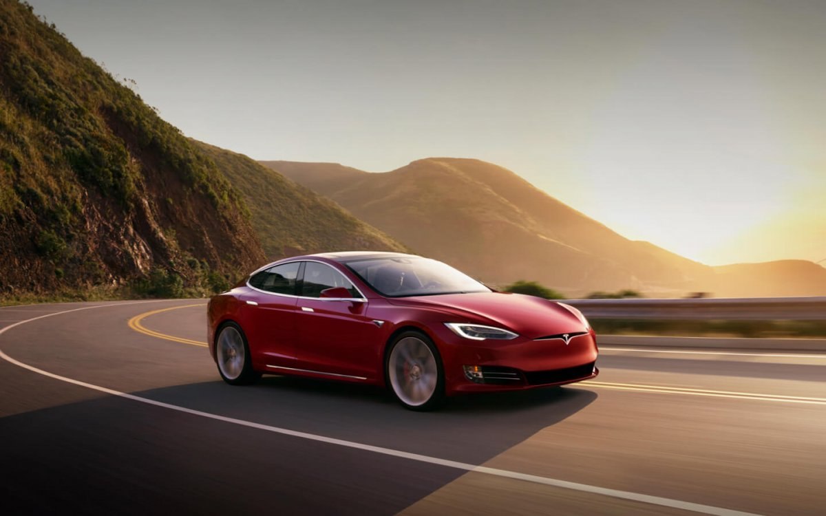 Tesla, Toyota'yı geçerek en değerli üretici oldu