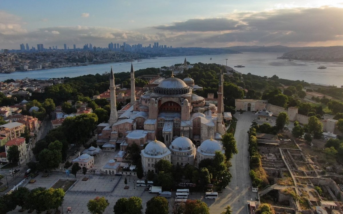 Joe Biden, Ayasofya’nın ibadete açılmasından rahatsız