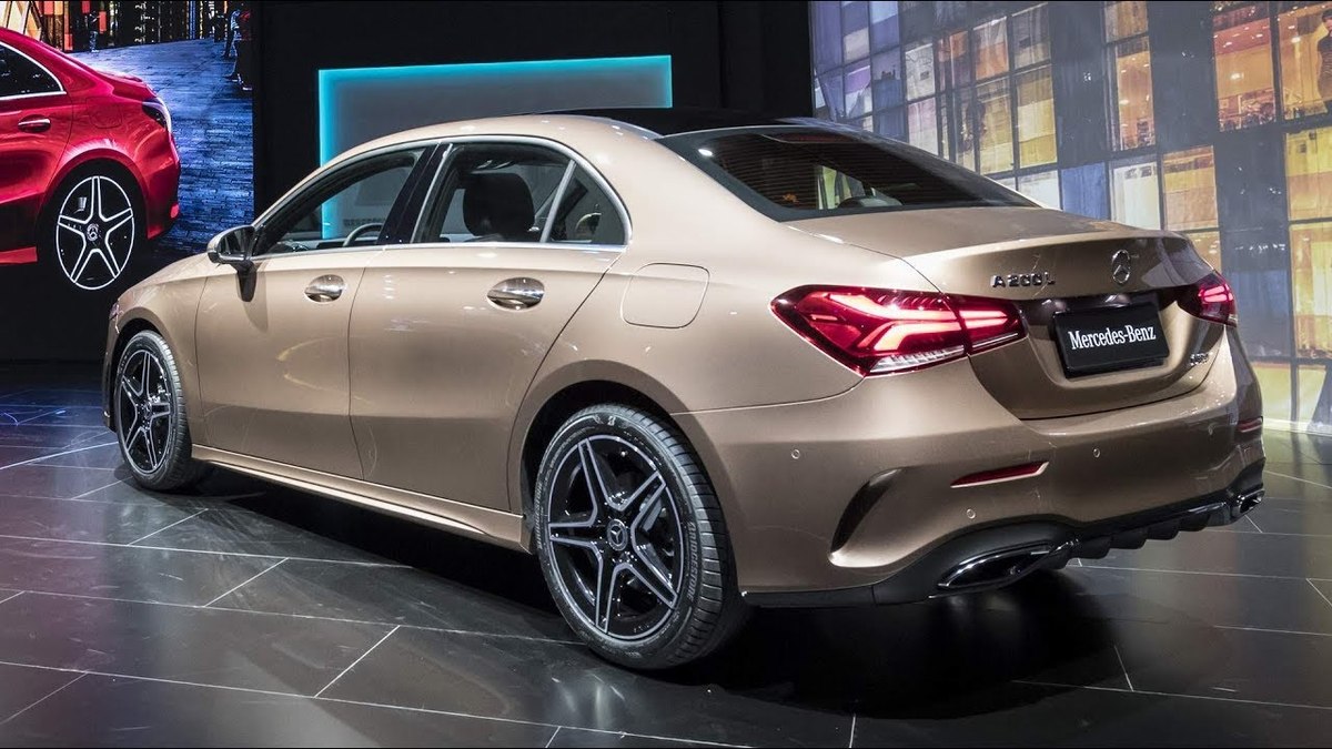Mercedes, ABD ve Meksika'da sedan üretimini durdurdu