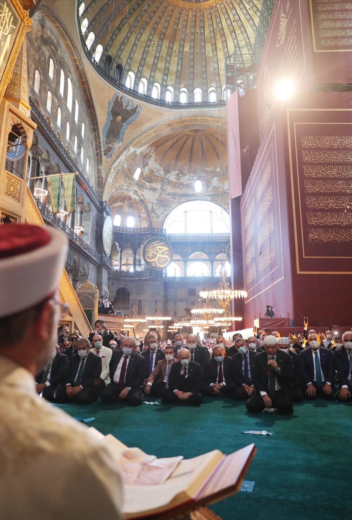 Cumhurbaşkanı Erdoğan, cuma öncesi Kur'an tilaveti verdi