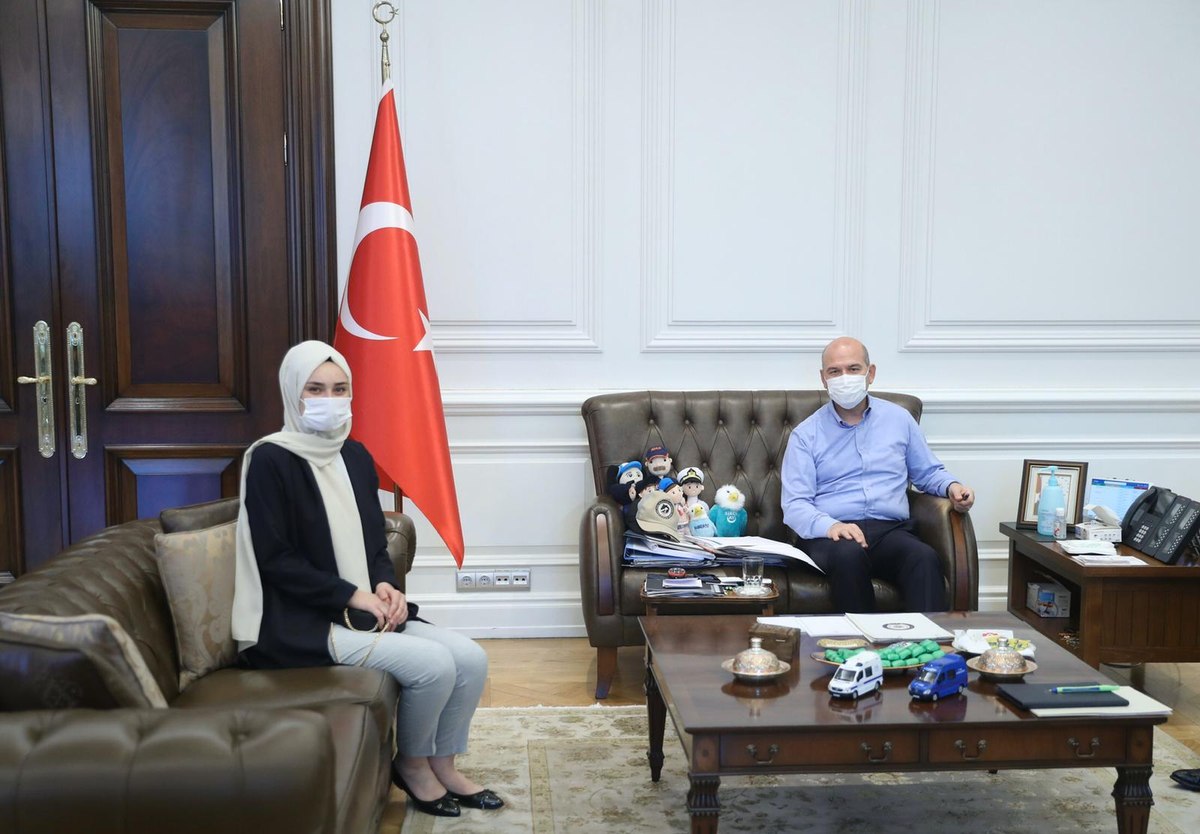 İçişleri Bakanı Soylu, şehit aileleriyle görüştü