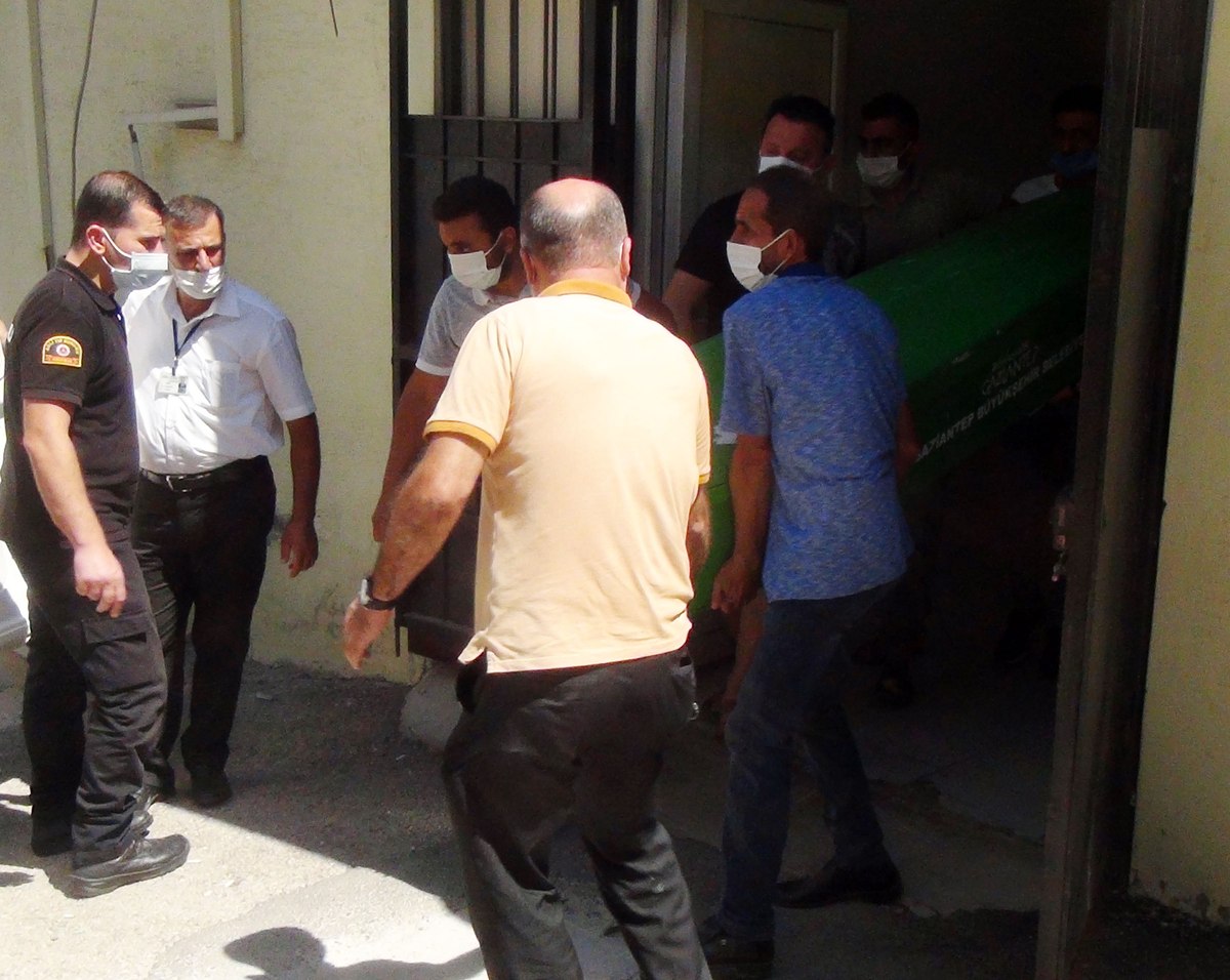 Gaziantep'te tartıştığı eşini sokak ortasında öldürdü