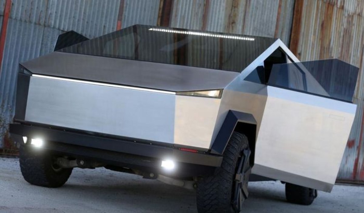 Tesla'nın merak uyandıran elektrikli aracı Cybertruck'a Balkanlar'dan rakip geldi