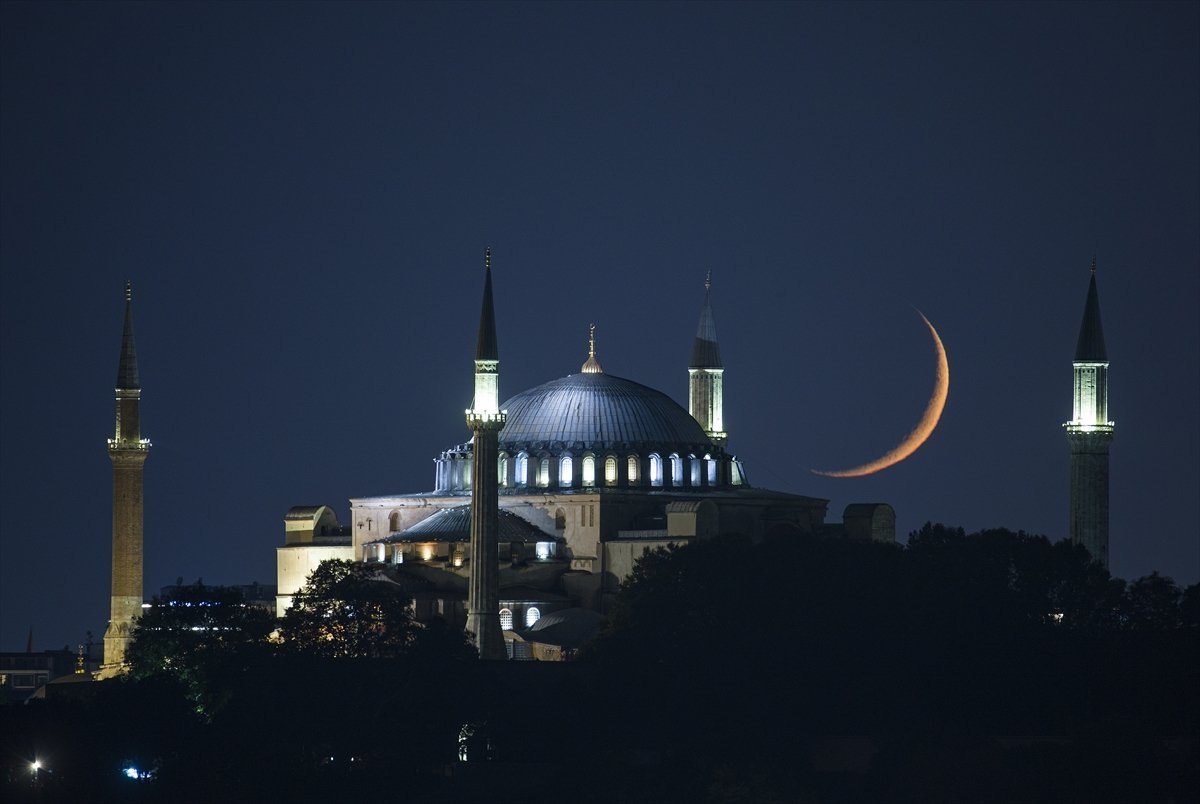 Ayasofya Camisi'nde hilal manzarası