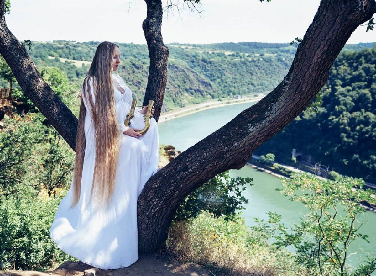 Alman Rapunzel, 16 yaşından beri saçını kesmiyor