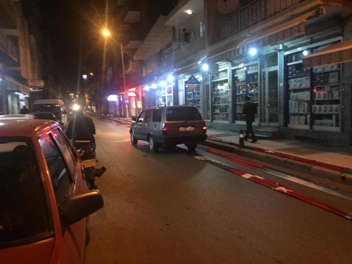 Manisa'da yere serilen bayrak tepki çekti