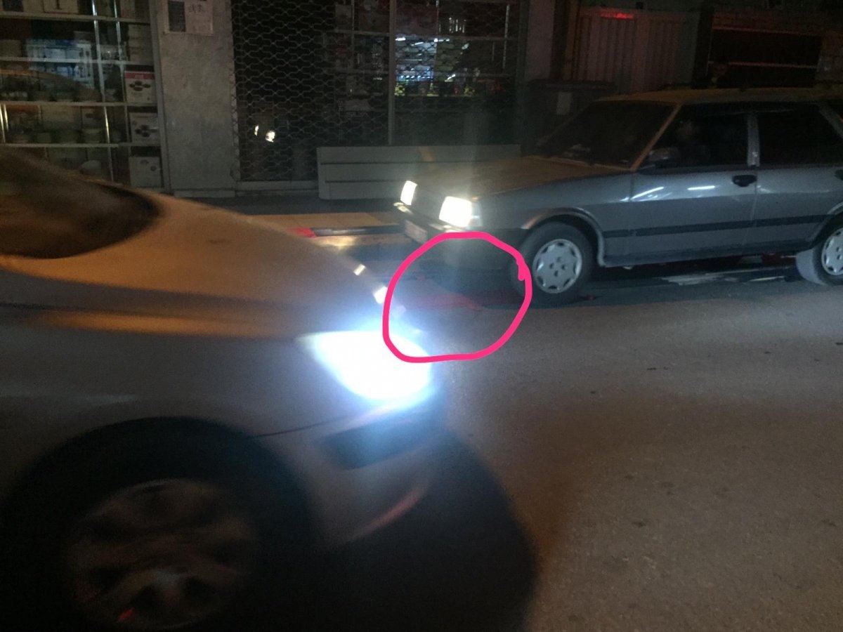 Manisa'da yere serilen bayrak tepki çekti