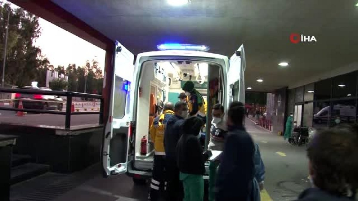 Depreme marketin kasasında yakalanan 3 kadını kısa mesaj kurtardı