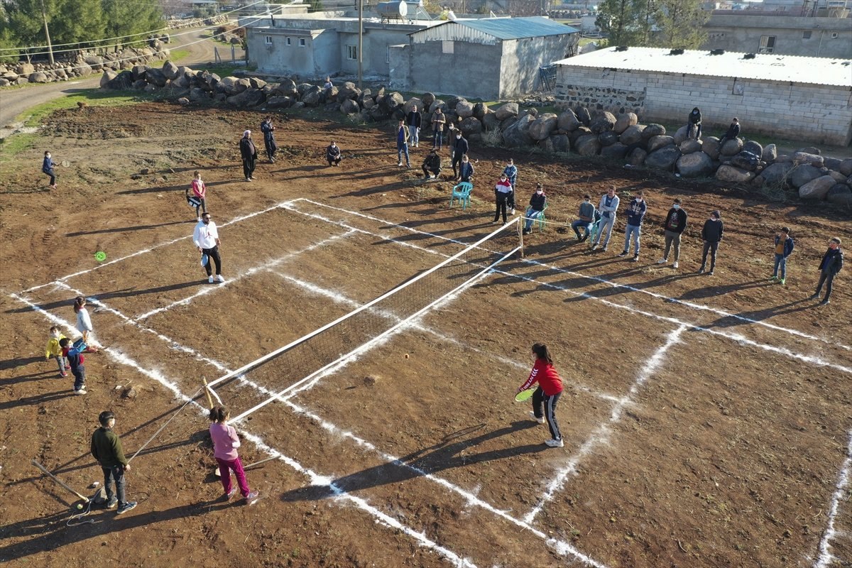 Şanlıurfa'da köylülerin favori sporu tenis oldu