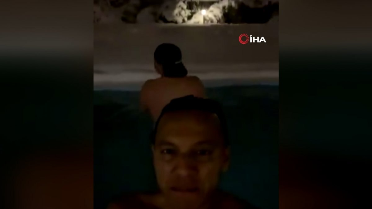 Josef, buzlu suya atladı