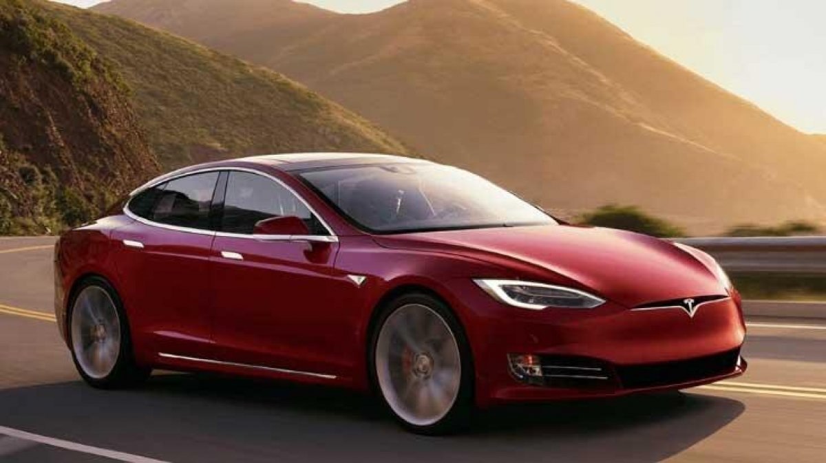 Tesla, dokunmatik ekran arızası nedeniyle 135 bin aracını geri çağırıyor