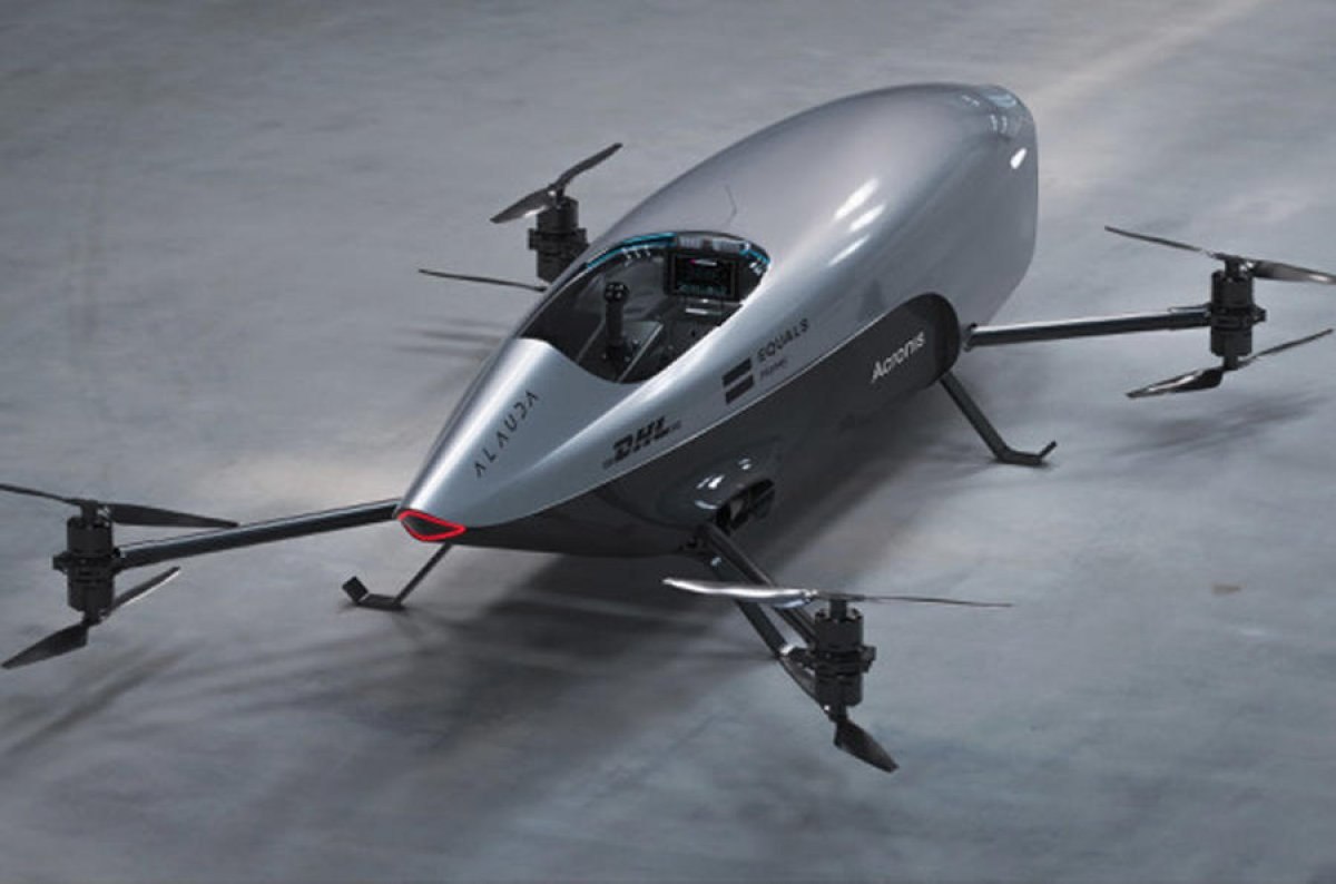 Dünyanın ilk uçan elektrikli yarış otomobili: Airspeeder