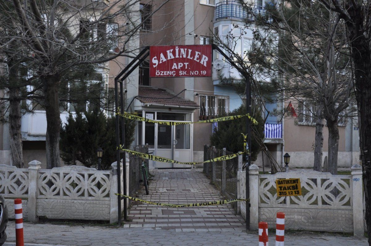 Eskişehir'de 14 kişinin korona olduğu apartman karantinaya alındı