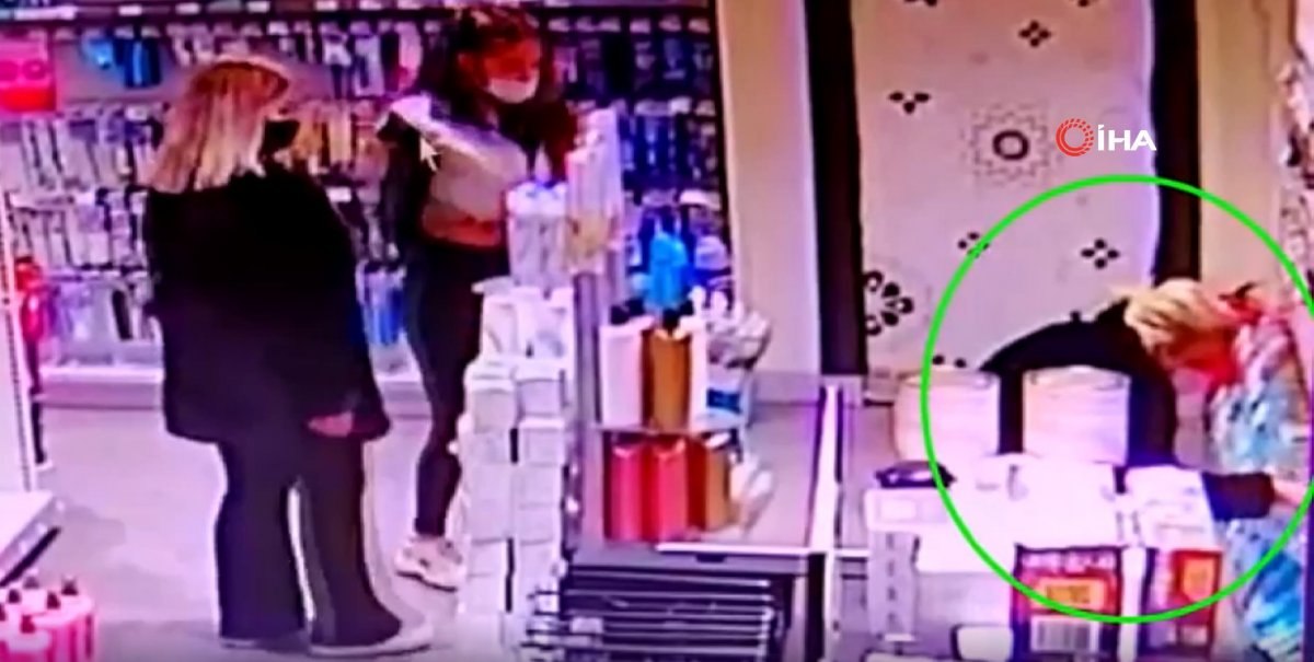 Şişli'de kadınlardan telefon çalan hırsız kamerada