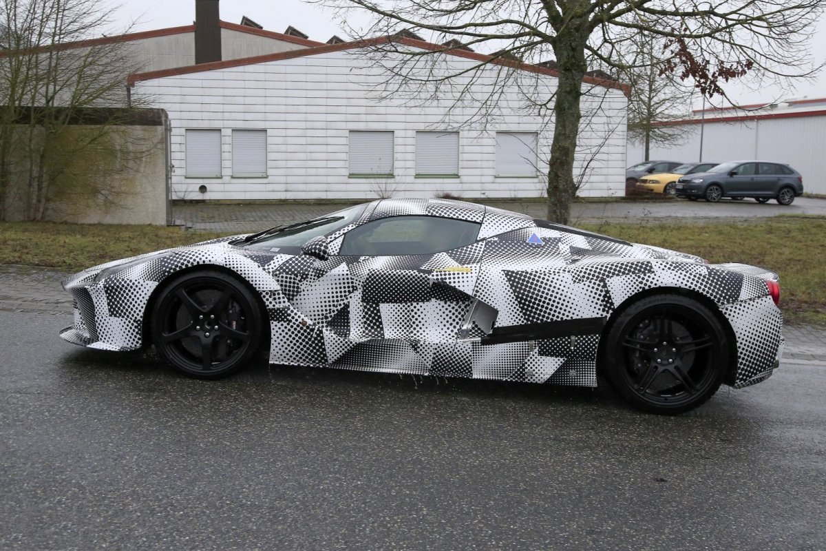 Ferrari'nin yeni hiper otomobili LaFerrari görüntülendi