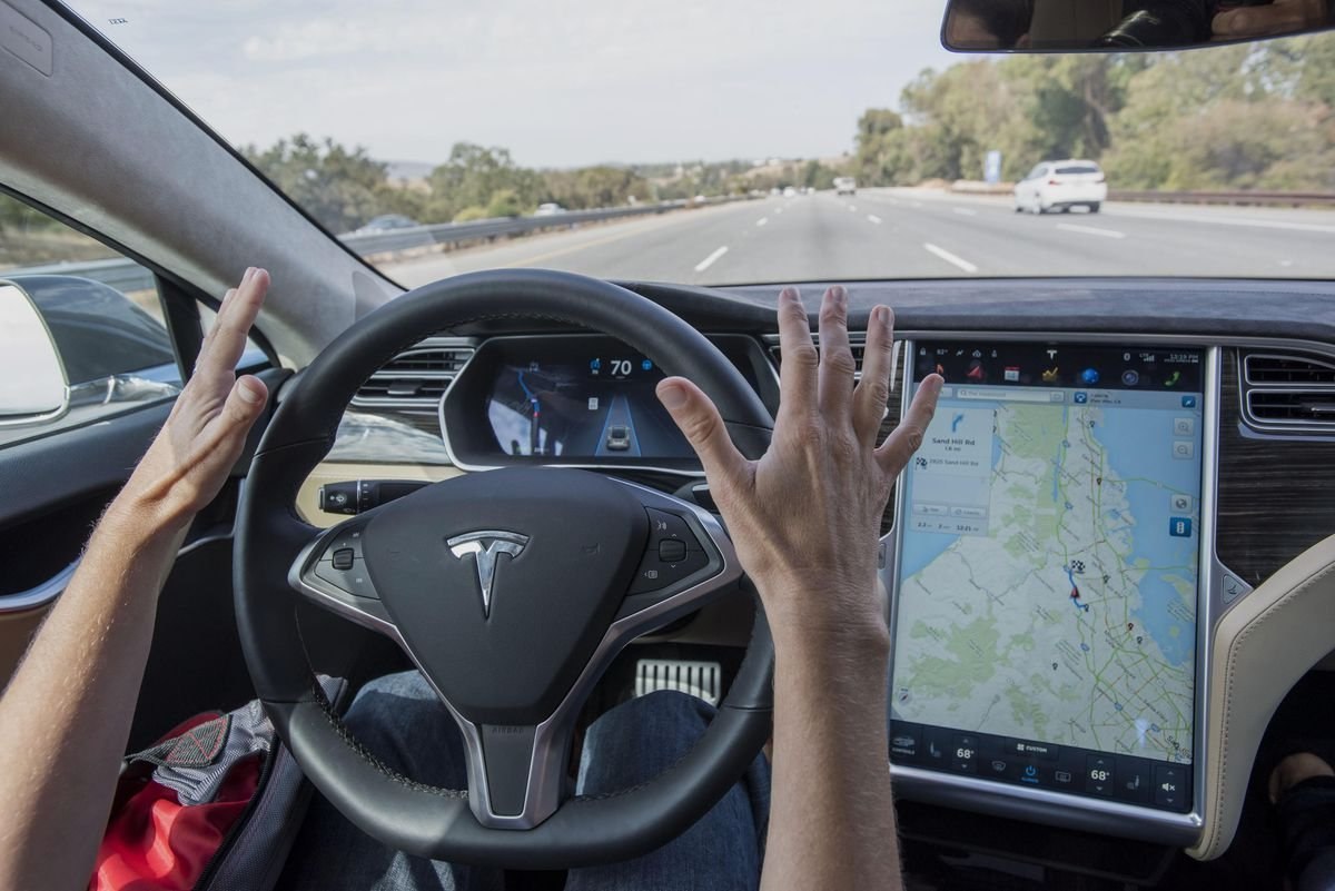 Tesla'nın otonom sürüş yazılımı iki kat daha iyi çalışacak