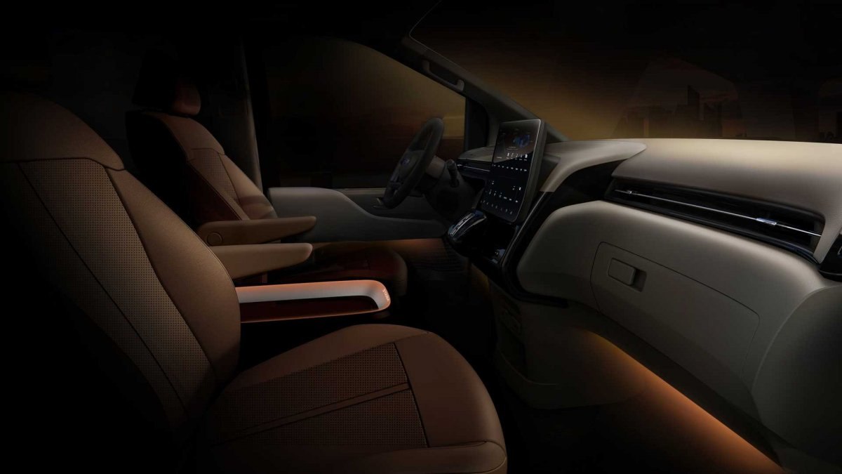 Hyundai'den yeni minivan modeli: Staria