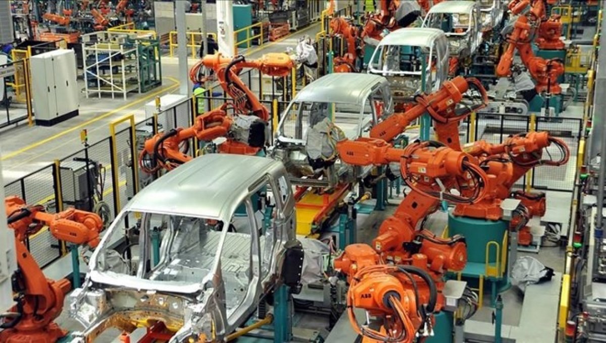 Ford, çip krizi nedeniyle üretimi yarı yarıya düşürecek