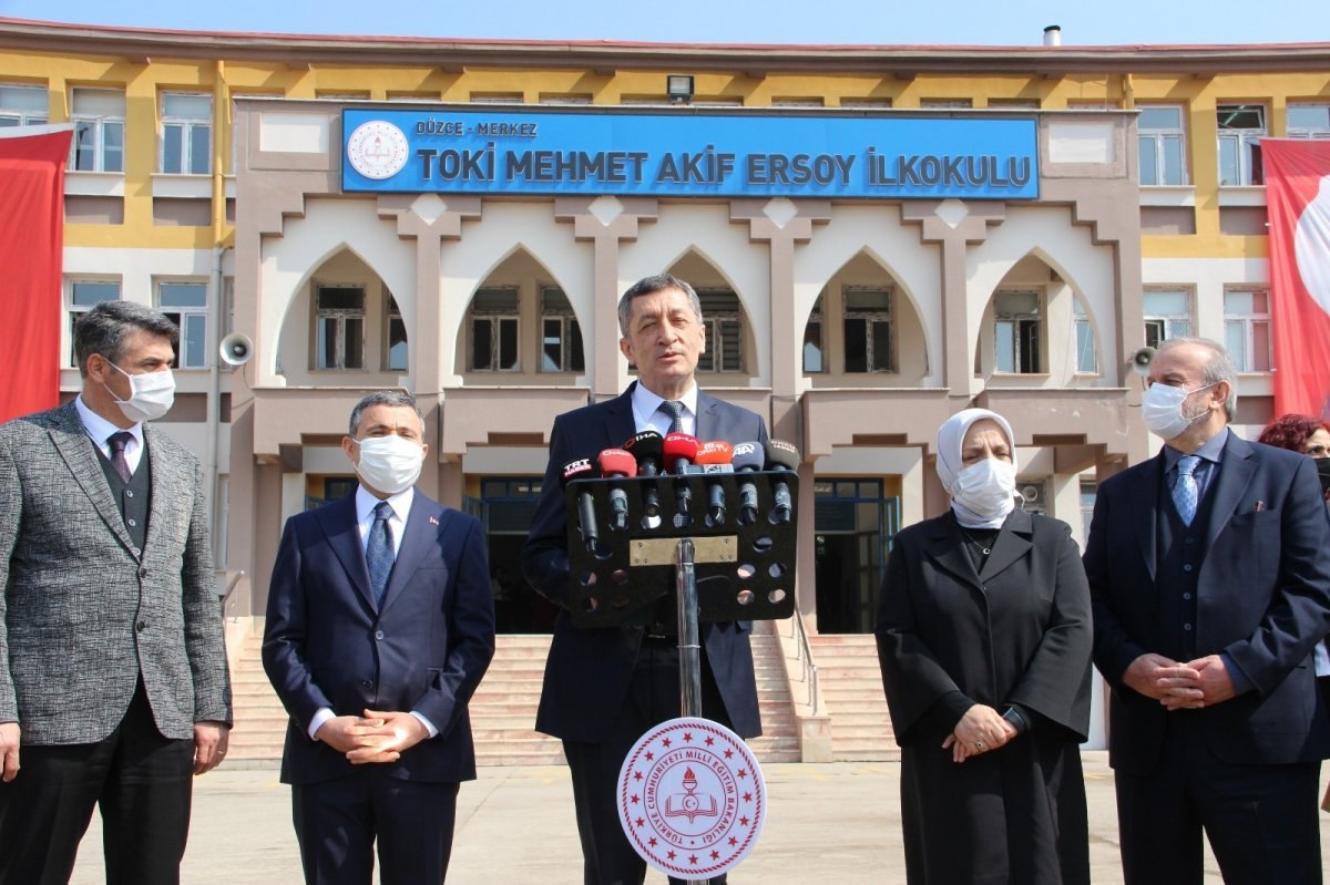 Ziya Selçuk: Yüz yüze eğitime devam edelim istiyoruz