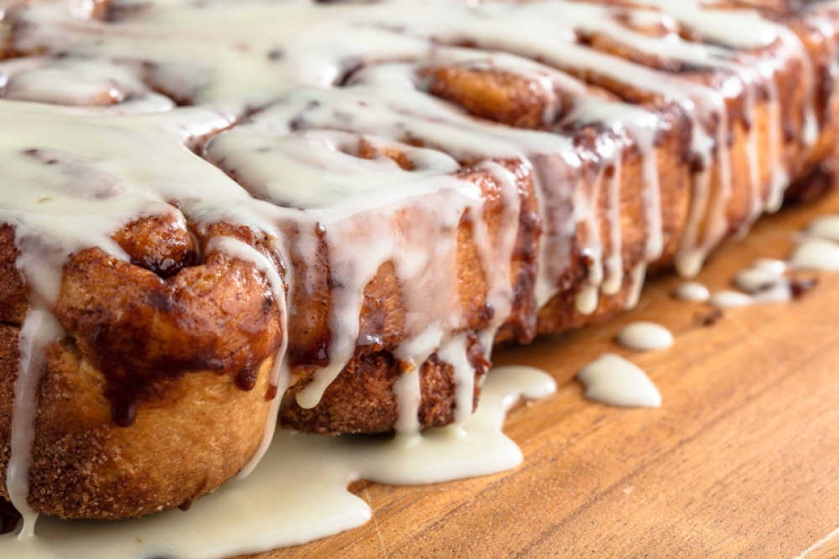 Tarçınlı Rulo Çörek: Cinnamon Rolls nasıl yapılır? Nefis sosuyla tarçınlı rulo tarifi..