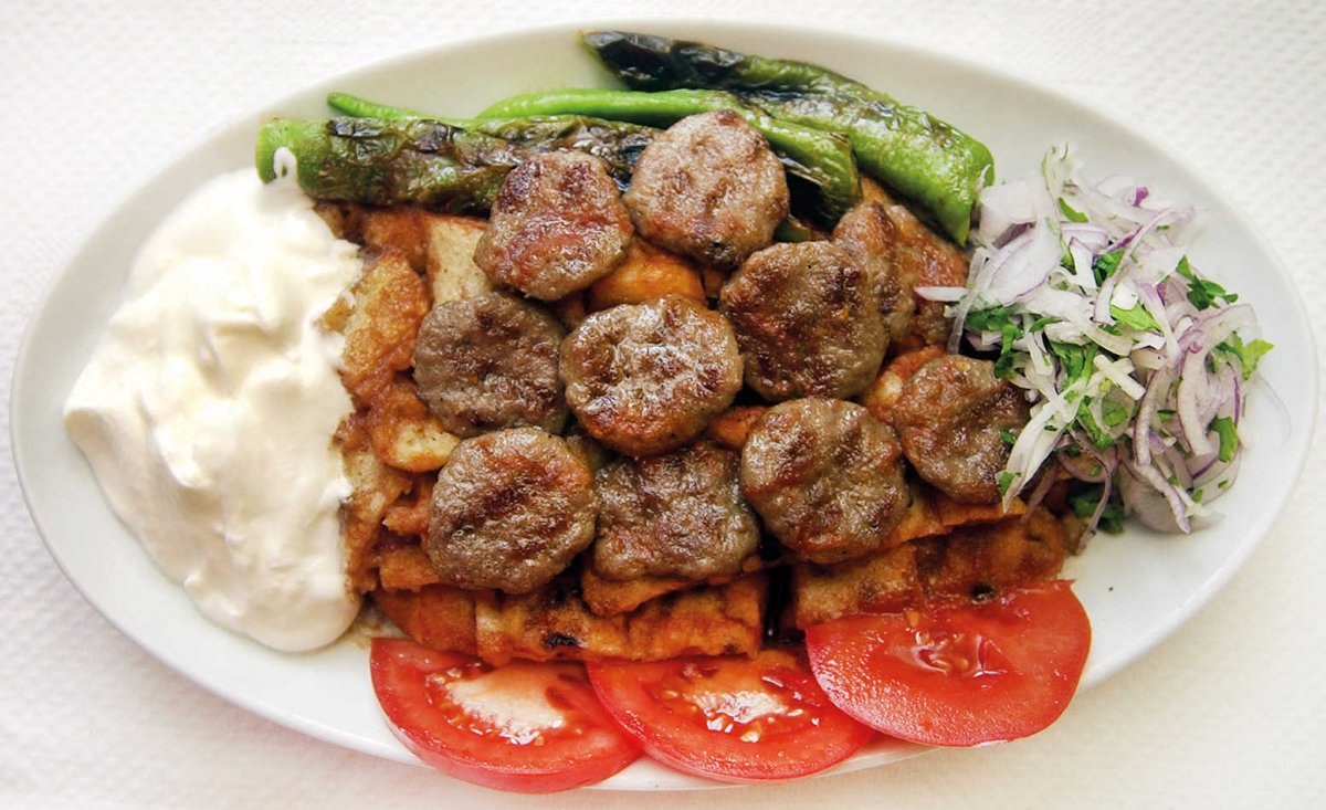 Bursa usulü pideli köfte nasıl yapılır? Gelinim Mutfakta pideli köfte tarifi..
