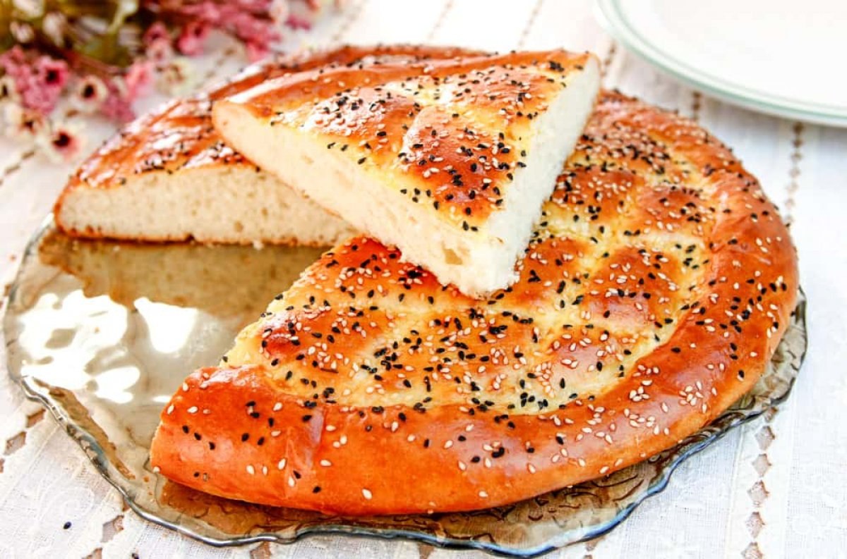 Pastane usulü Ramazan pidesi: Yumuşacık ve kolay pastane pidesi tarifi