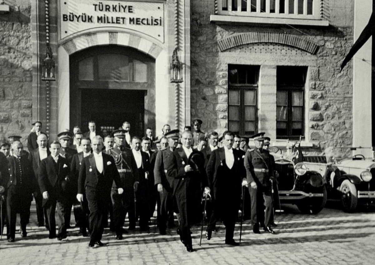 23 Nisan Ulusal Egemenlik ve Çocuk Bayramı 101 yaşında