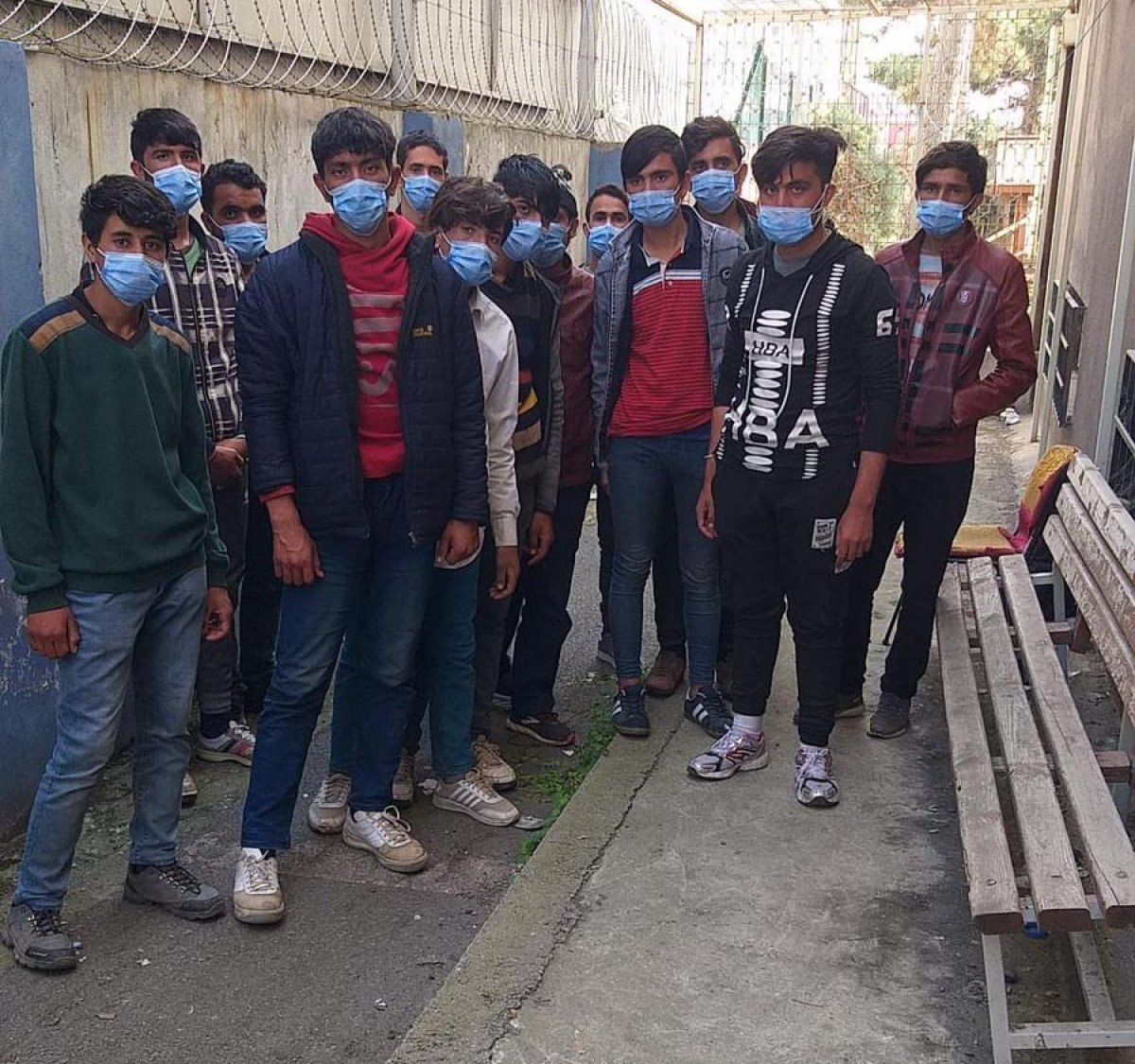 Afgan uyruklu 16 kaçak göçmen yakalandı