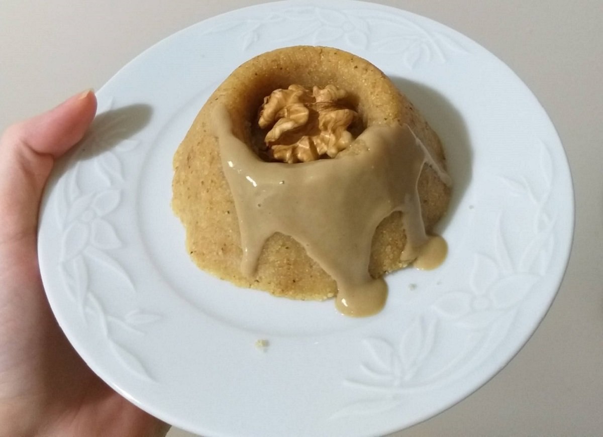 Çay ve kahve yanına: Tahinli pekmezli irmik helvası tarifi