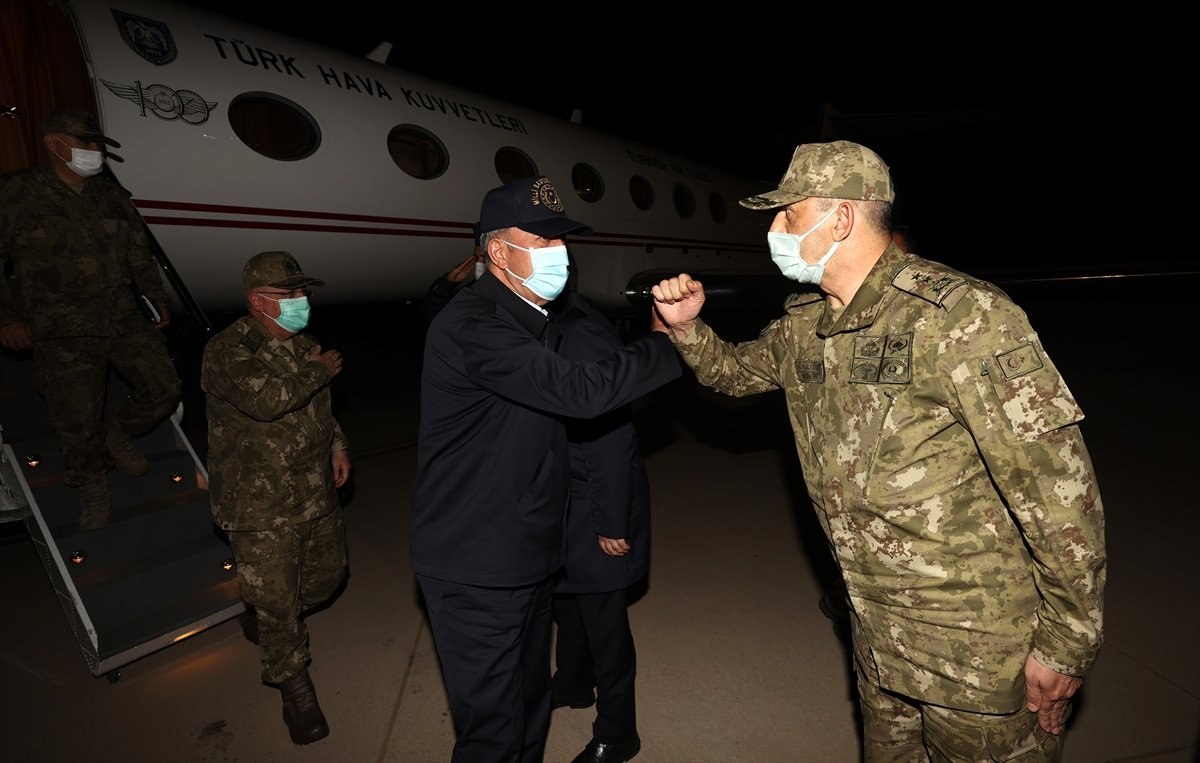 Hulusi Akar, Pençe Şimşek ve Pençe Yıldırım operasyonlarına komuta etti