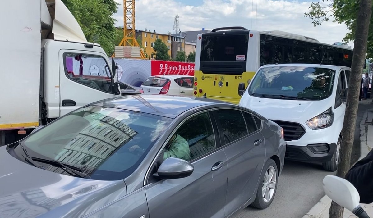 İBB'nin Yenibosna’daki kavşak inşaatı sürücüleri isyan ettirdi