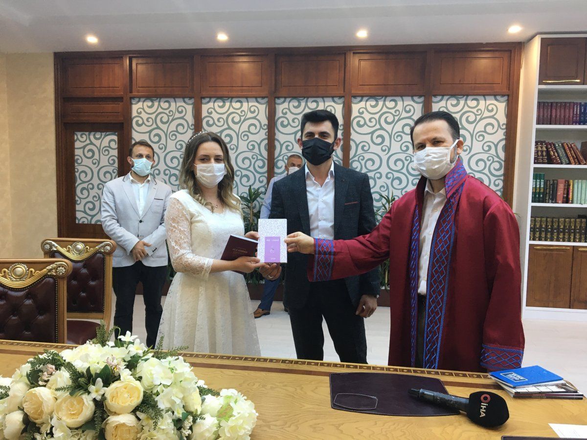 Kademeli normalleşmede sıra alamayan çiftlere müftülük nikahı