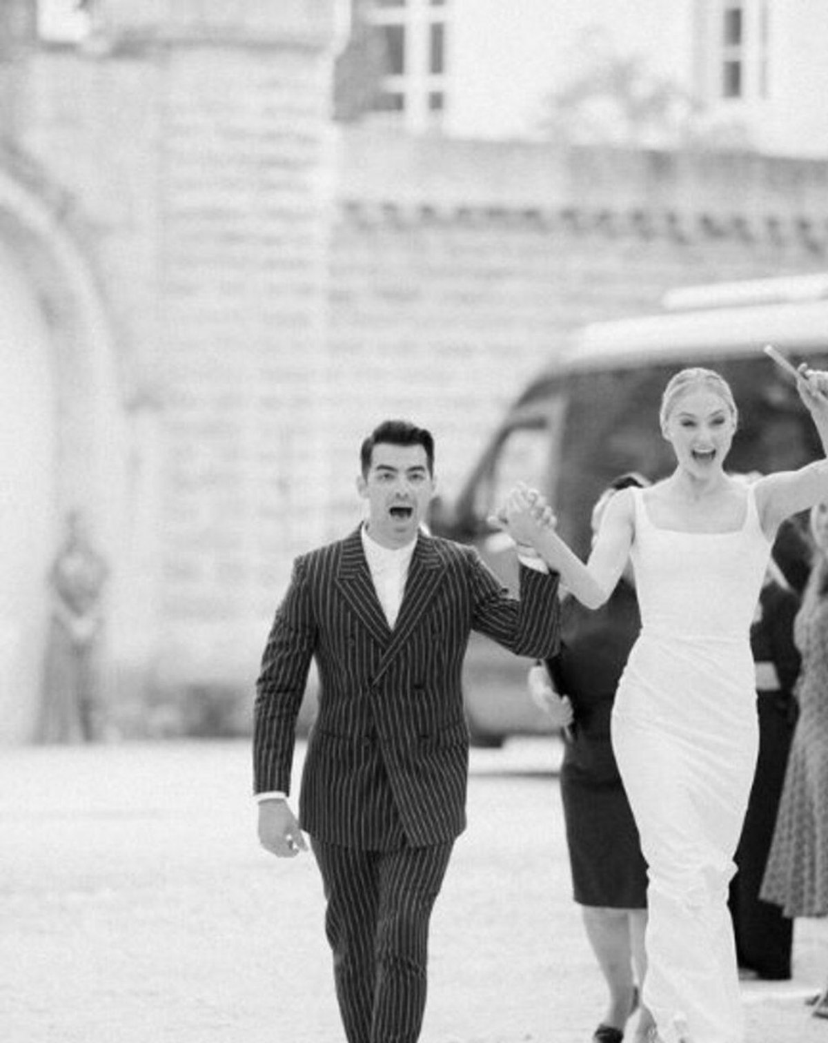 Yıllar sonra ortaya çıktı! Game of Thrones'un kızıl yıldızı Sophie Turner'dan düğün fotoğrafları...