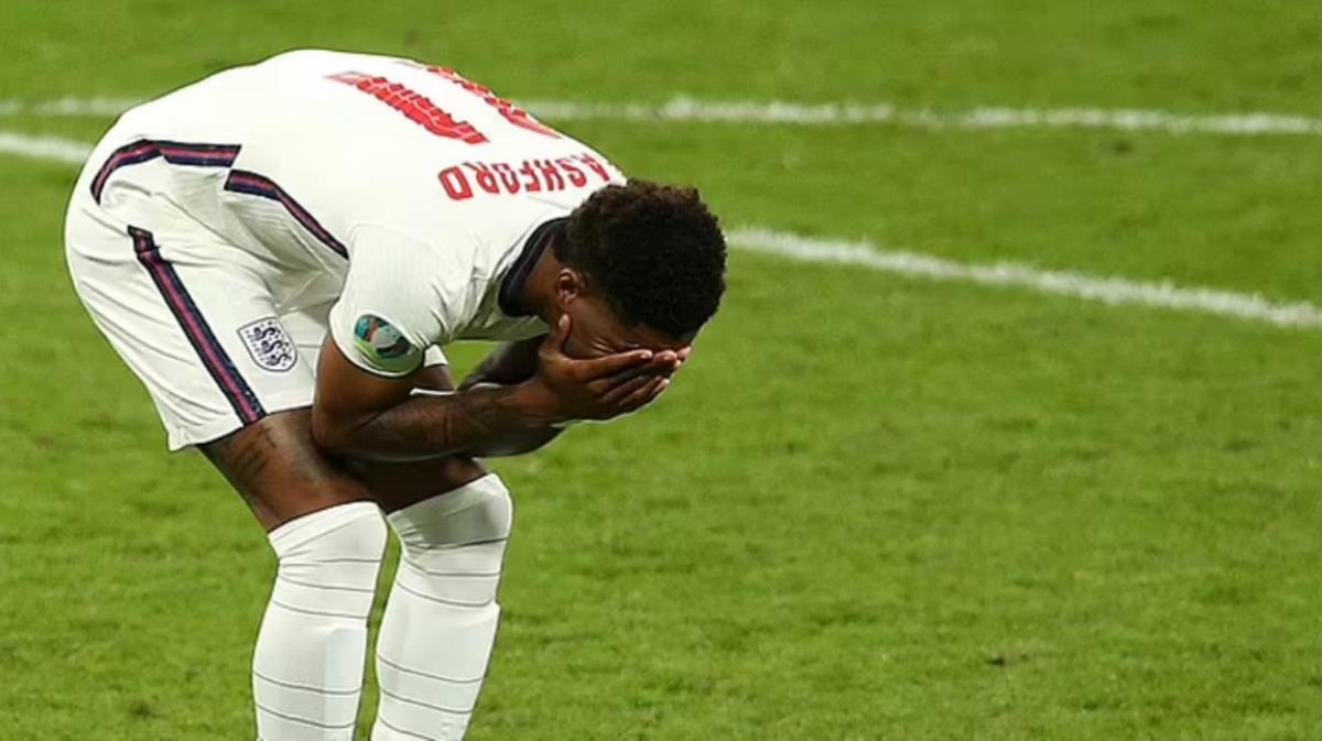 Marcus Rashford'dan ırkçı mesajlara cevap