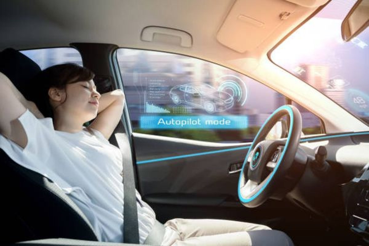 Mercedes, 3. seviye otonom sürüş desteğini kullanıma sunuyor